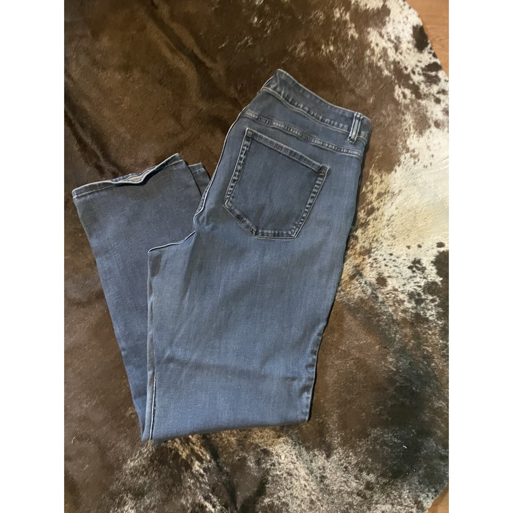 Lane Bryant Signature Fit Mid-Rise Straight Leg Jeans Sz 22  (43 X 12 X 34) Long
